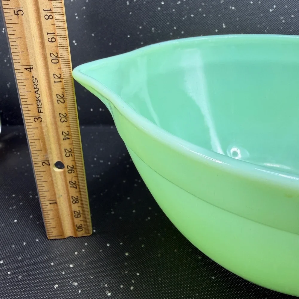 Fire King Jadeite Glass Batter Bowl with Spout and Handle Vintage Green 9in
